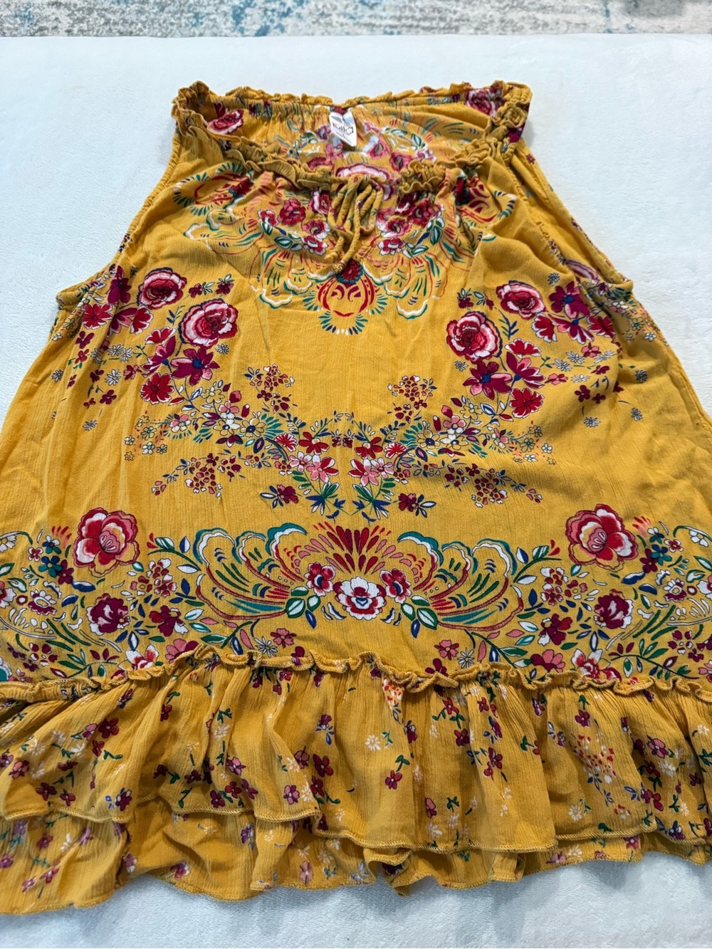 Bila Gold Blouse features a charming boho-style tassel tie neckline Size L E01